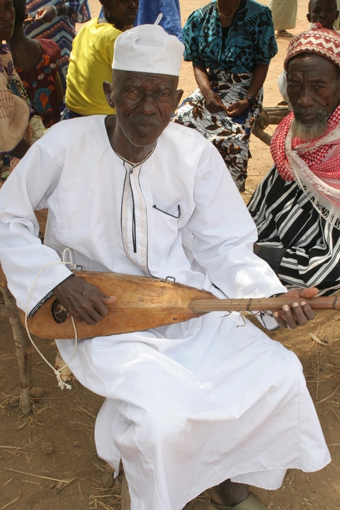 Man playing Kora